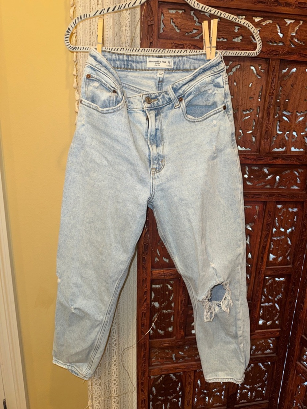 Abercrombie & Fitch Light Wash High Rise Women’s Jeans